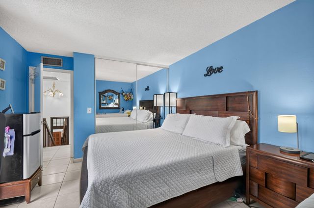 1610 Forest Lakes Circle B, West Palm Beach, FL 33406