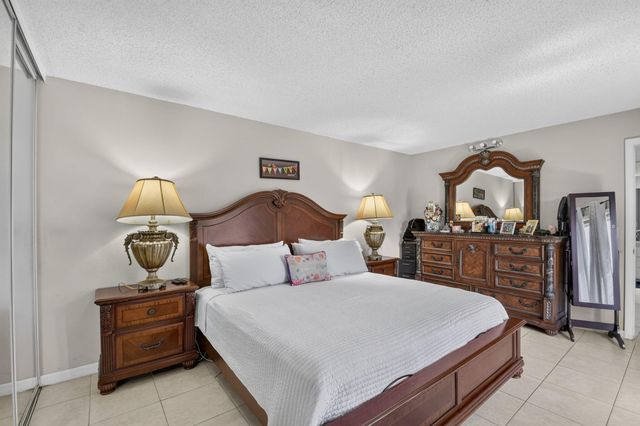 1610 Forest Lakes Circle B, West Palm Beach, FL 33406
