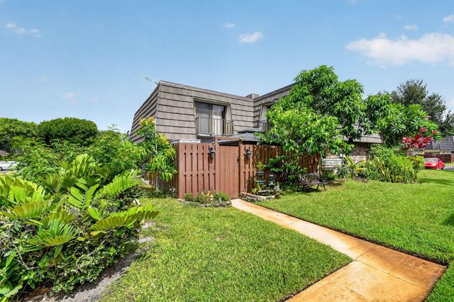 1610 Forest Lakes Circle B, West Palm Beach, FL 33406