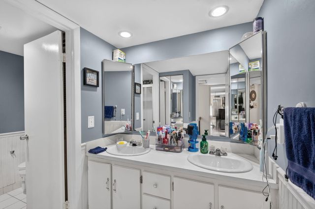 1610 Forest Lakes Circle B, West Palm Beach, FL 33406