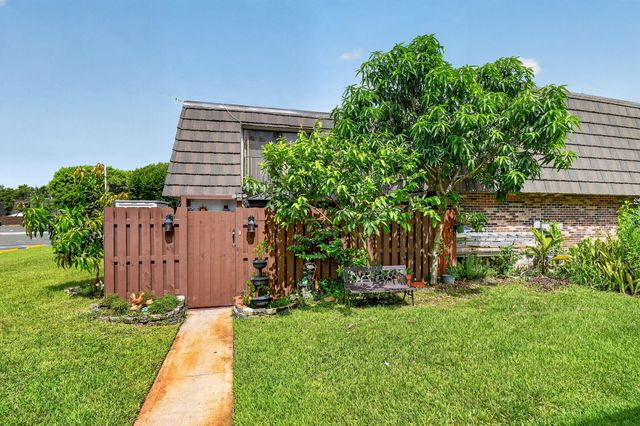 1610 Forest Lakes Circle B, West Palm Beach, FL 33406