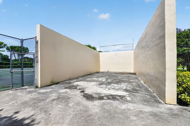 1610 Forest Lakes Circle B, West Palm Beach, FL 33406