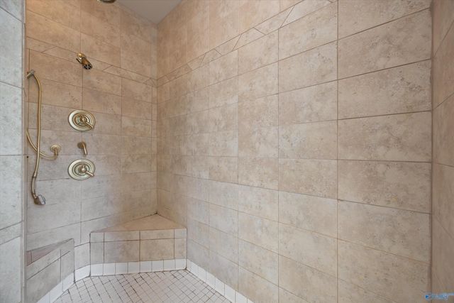 1627 Lake Cove Drive SW, Decatur, AL 35603