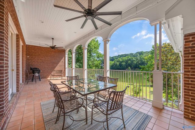 1627 Lake Cove Drive SW, Decatur, AL 35603