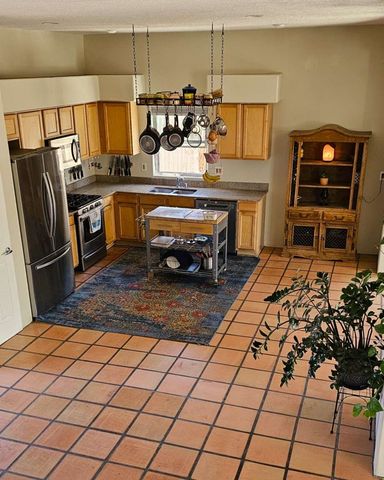 4313 Vuelta Colorada, Santa Fe, NM 87507