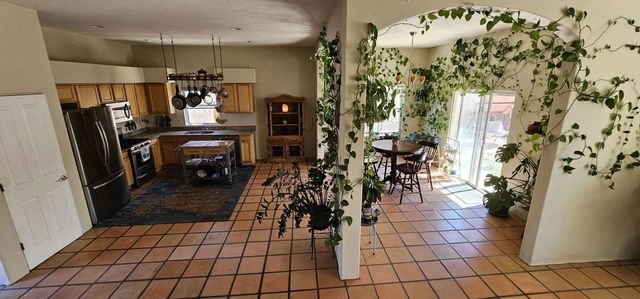 4313 Vuelta Colorada, Santa Fe, NM 87507