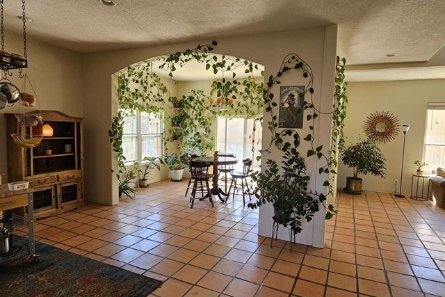 4313 Vuelta Colorada, Santa Fe, NM 87507