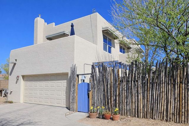 4313 Vuelta Colorada, Santa Fe, NM 87507