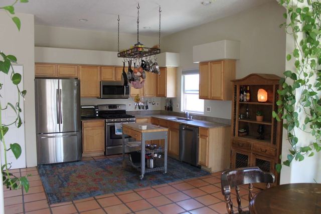 4313 Vuelta Colorada, Santa Fe, NM 87507
