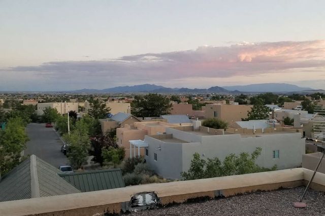 4313 Vuelta Colorada, Santa Fe, NM 87507
