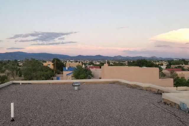 4313 Vuelta Colorada, Santa Fe, NM 87507