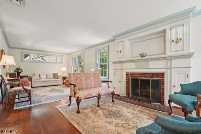 10 Westminster Rd, Summit City, NJ 07901