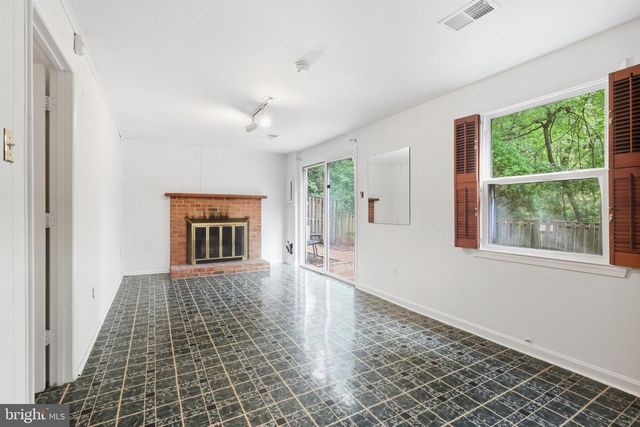 2915 ELLENWOOD DR, Fairfax, VA 22031