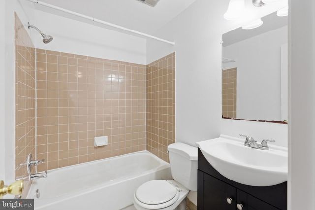 2915 ELLENWOOD DR, Fairfax, VA 22031