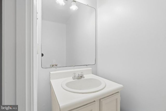 2915 ELLENWOOD DR, Fairfax, VA 22031