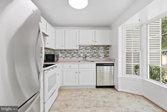 2915 ELLENWOOD DR, Fairfax, VA 22031