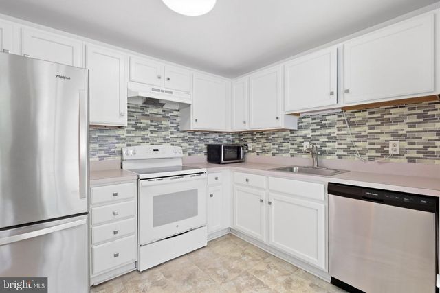 2915 ELLENWOOD DR, Fairfax, VA 22031
