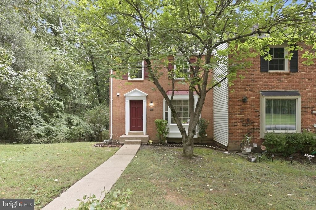 2915 ELLENWOOD DR, Fairfax, VA 22031