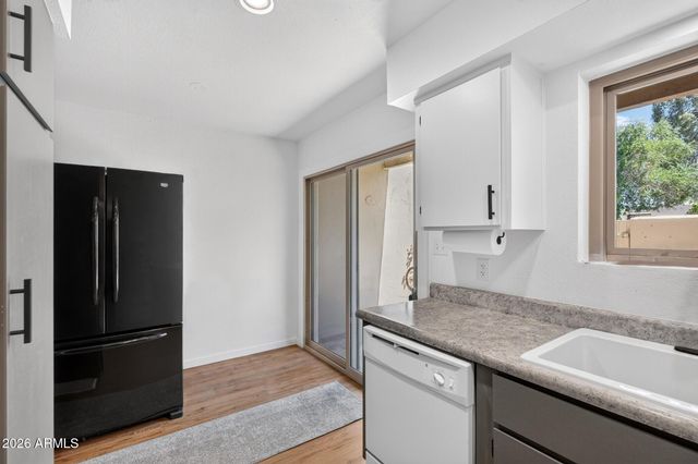1425 E DESERT COVE Avenue 3, Phoenix, AZ 85020
