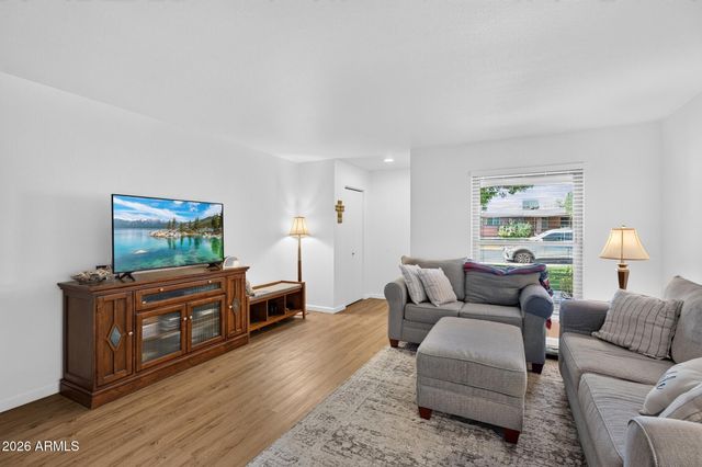 1425 E DESERT COVE Avenue 3, Phoenix, AZ 85020