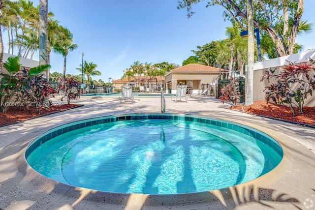1141 Lake Victoria Dr E, West Palm Beach, FL 33411