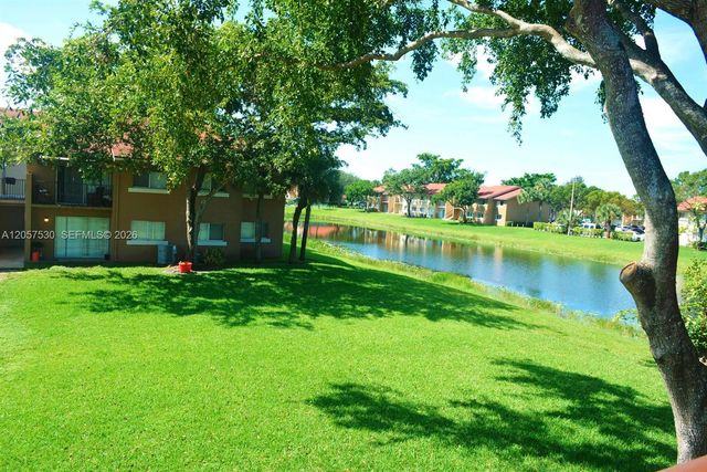 1141 Lake Victoria Dr E, West Palm Beach, FL 33411