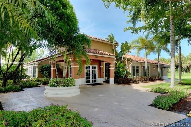 1141 Lake Victoria Dr E, West Palm Beach, FL 33411