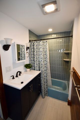 15 County St 1, Peabody, MA 01960