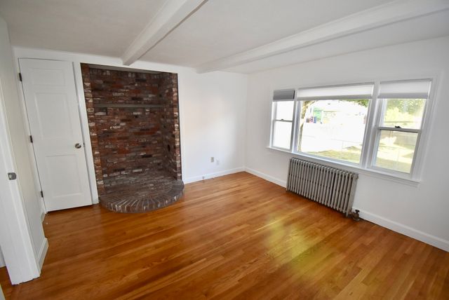 15 County St 1, Peabody, MA 01960