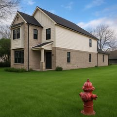 608 Ritchey Street, Gainesville, TX 76240