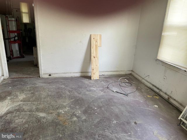 4264 CLAY ST NE, Washington, DC 20019