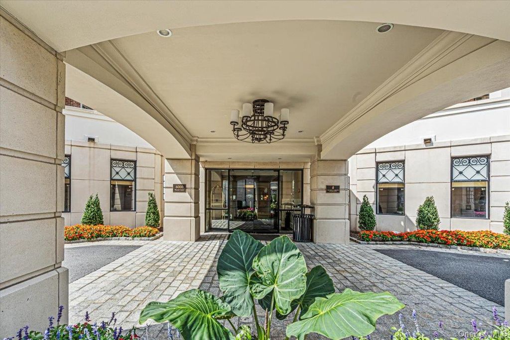 6000 Royal Court 6006, North Hills, NY 11040 — photo 3