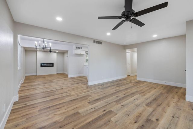 5374 N Santa Fe Avenue, Fresno, CA 93711