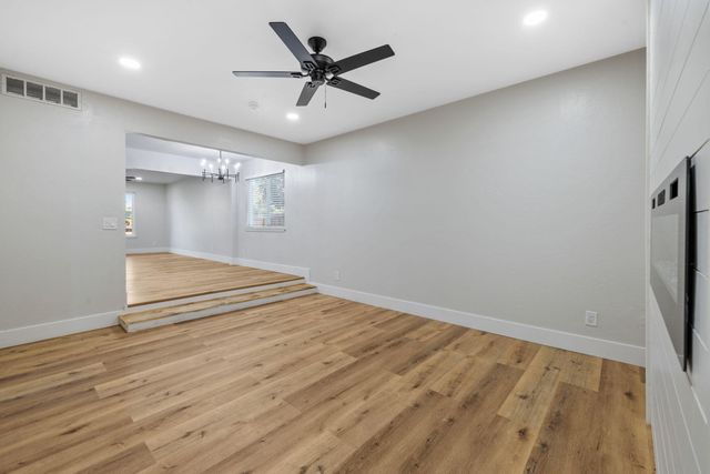 5374 N Santa Fe Avenue, Fresno, CA 93711