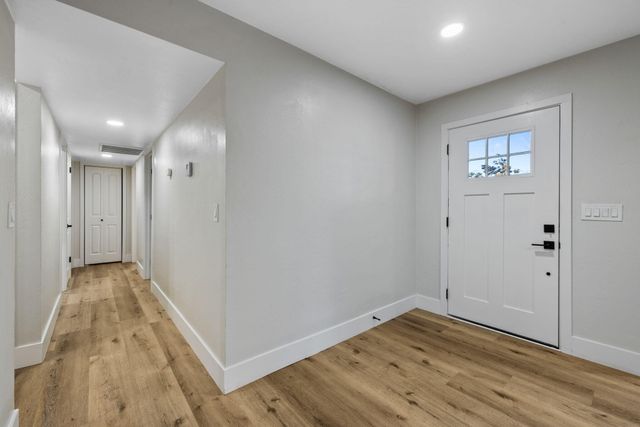 5374 N Santa Fe Avenue, Fresno, CA 93711