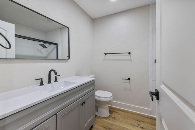 5374 N Santa Fe Avenue, Fresno, CA 93711