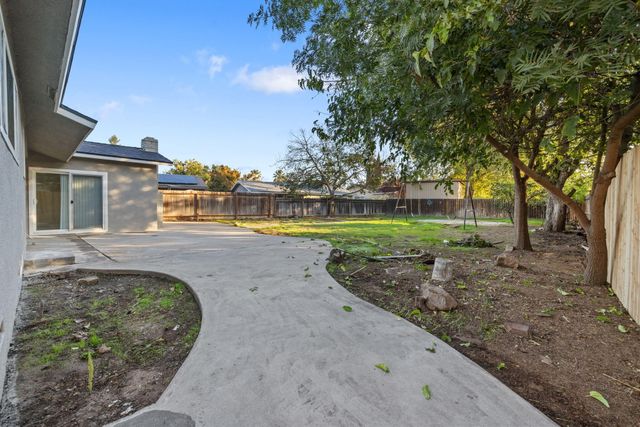 5374 N Santa Fe Avenue, Fresno, CA 93711