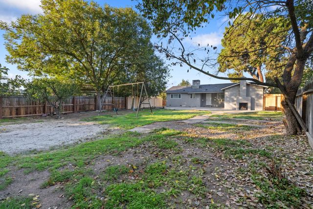 5374 N Santa Fe Avenue, Fresno, CA 93711