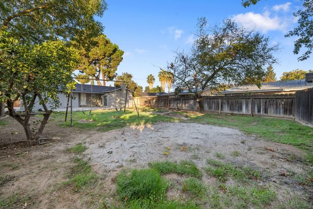 5374 N Santa Fe Avenue, Fresno, CA 93711