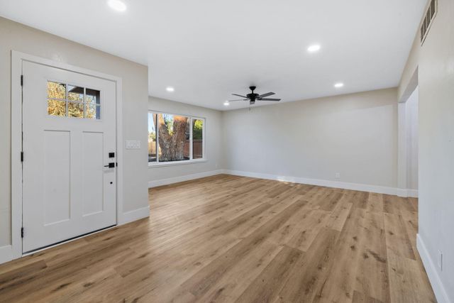 5374 N Santa Fe Avenue, Fresno, CA 93711