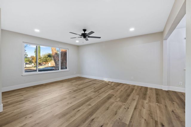 5374 N Santa Fe Avenue, Fresno, CA 93711