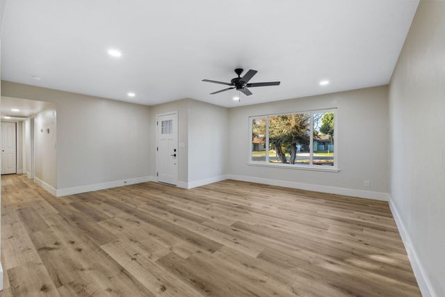 5374 N Santa Fe Avenue, Fresno, CA 93711