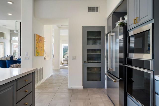 320 Bright Rock Drive, Palm Desert, CA 92211