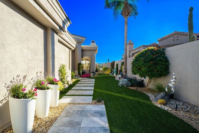 320 Bright Rock Drive, Palm Desert, CA 92211