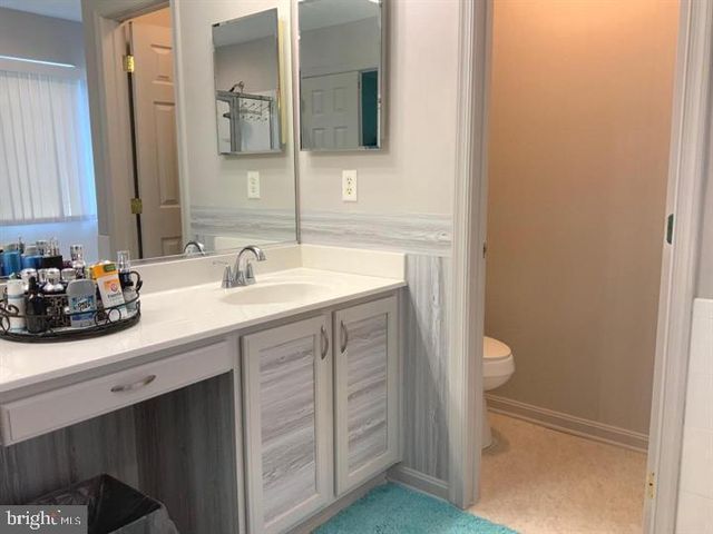 124 CHANDLERS GLEN DR, Bunker Hill, WV 25413