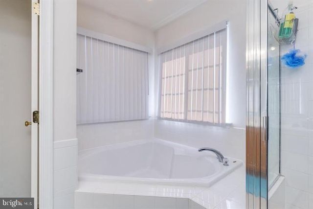 124 CHANDLERS GLEN DR, Bunker Hill, WV 25413