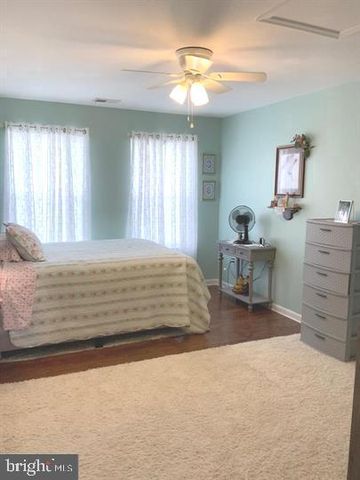 124 CHANDLERS GLEN DR, Bunker Hill, WV 25413