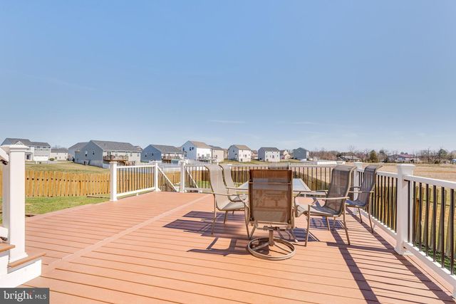 124 CHANDLERS GLEN DR, Bunker Hill, WV 25413