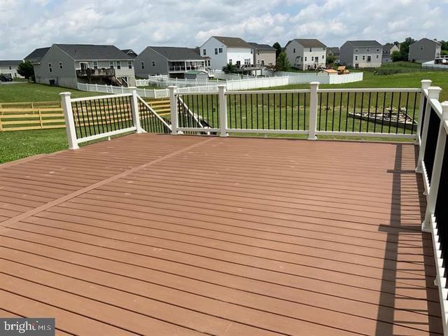 124 CHANDLERS GLEN DR, Bunker Hill, WV 25413