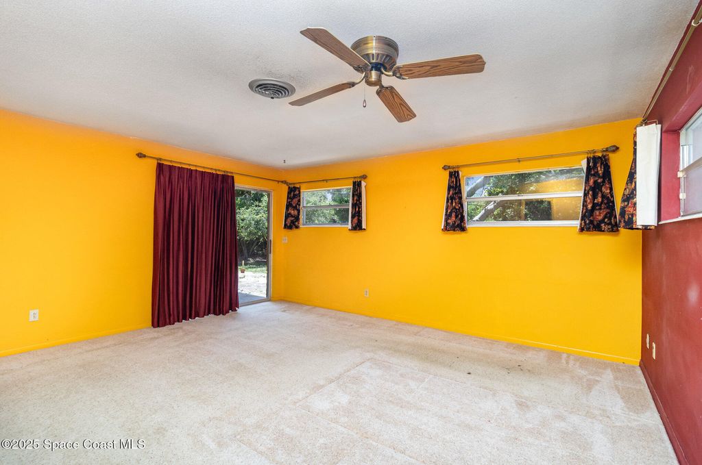 Image 14 of property listing at 198 Magnolia Avenue, Melbourne, FL 32935